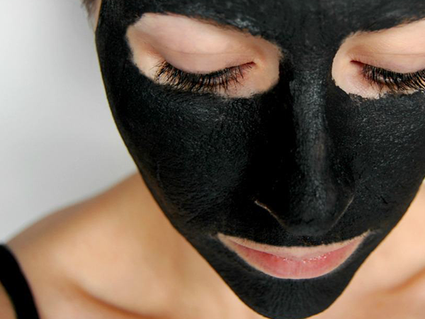 Cách làm mặt nạ than hoạt tính trị mụn an toàn cho da